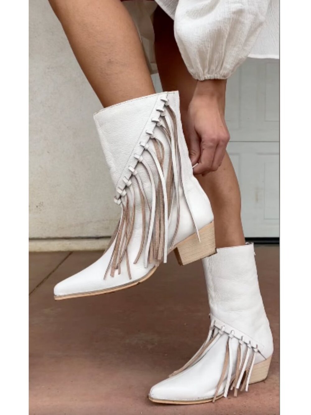 Matisse Women's White Buck Cowboy Boots